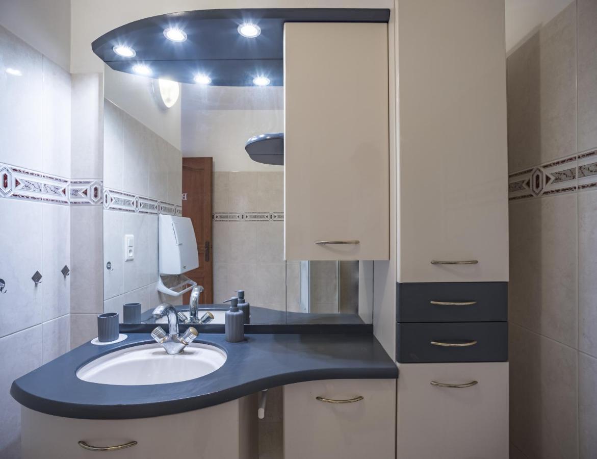 Appartement Le Logis De L'Arc - 5Min Hypercentre - Max 6 Personnes à Troyes Extérieur photo
